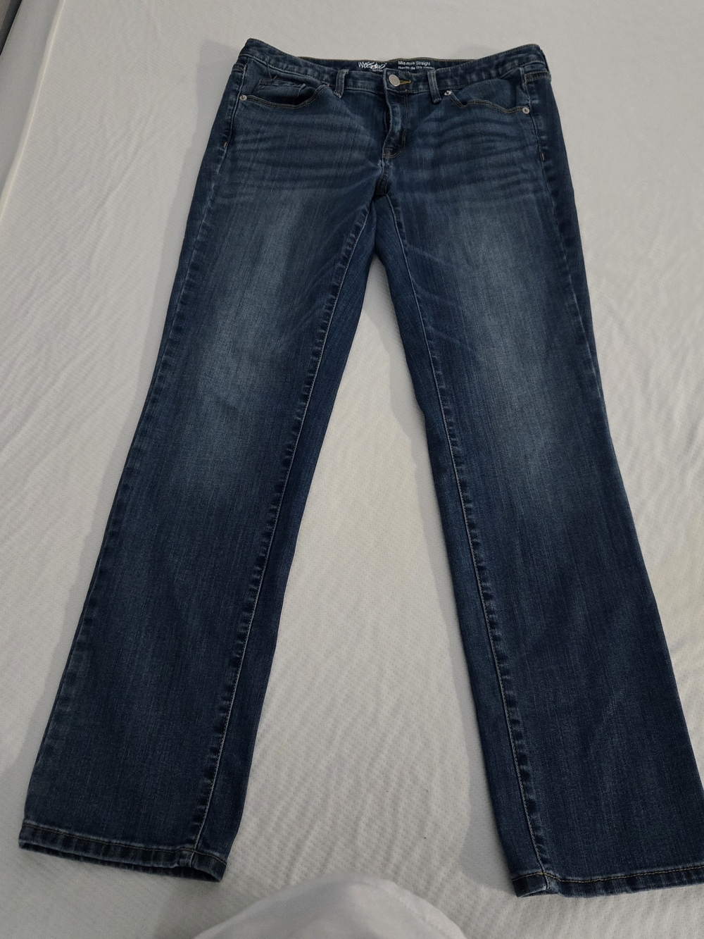 Women's Straight-Leg Jeans in Dark Indigo Wash